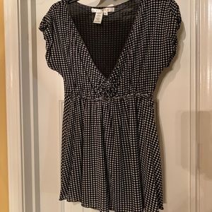Black and White blouse-great for going out! Sz XL